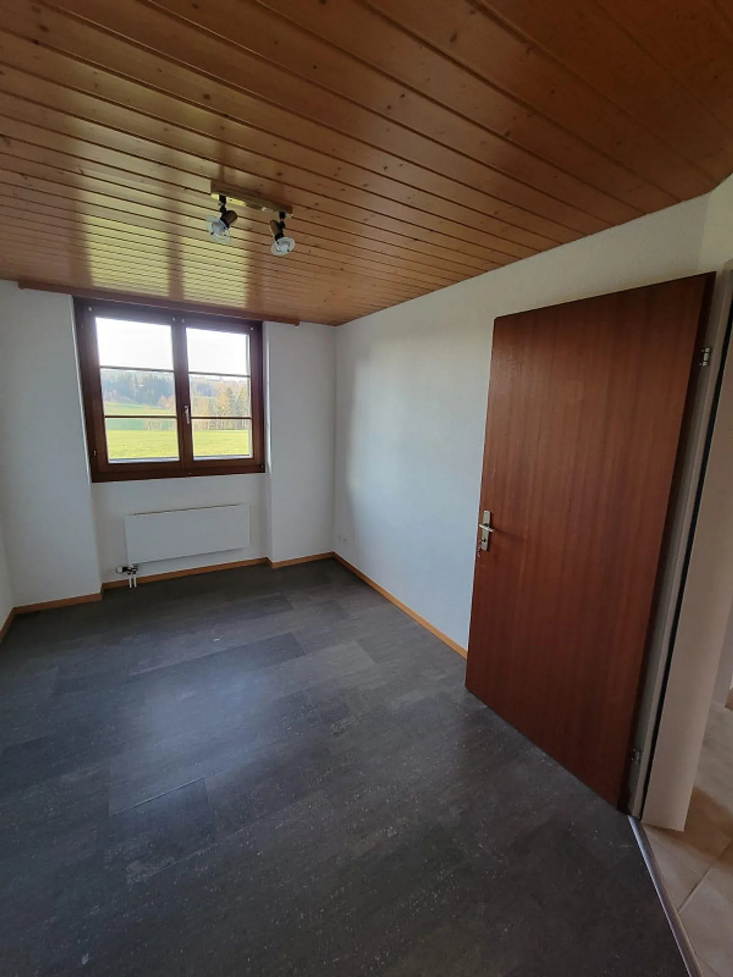 Belle appartement en attique de 4,5 pièces à louer à partir du 1er juillet - Photo 5 sur 14