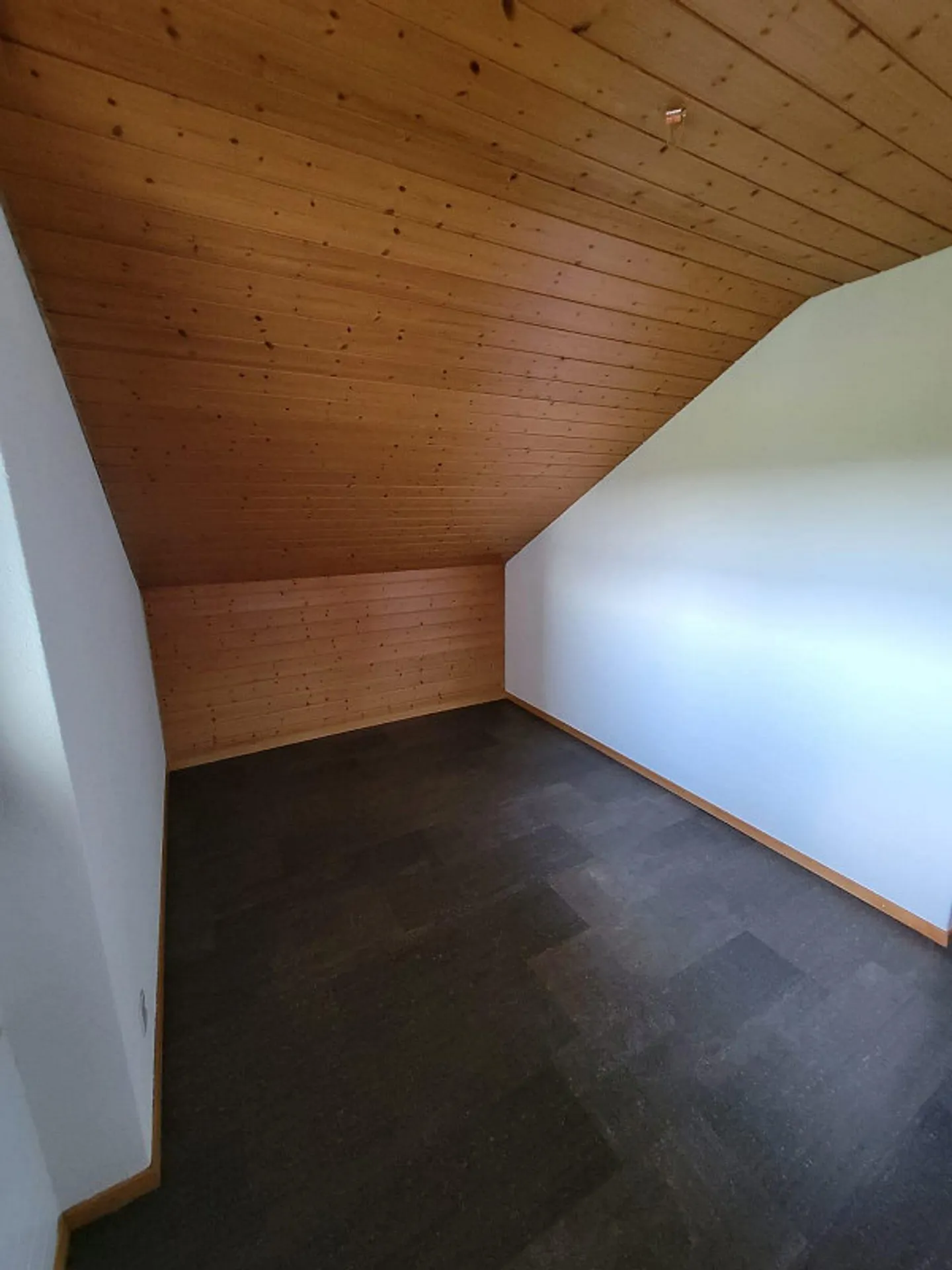 Belle appartement en attique de 4,5 pièces à louer à partir du 1er juillet - Photo 7 sur 14