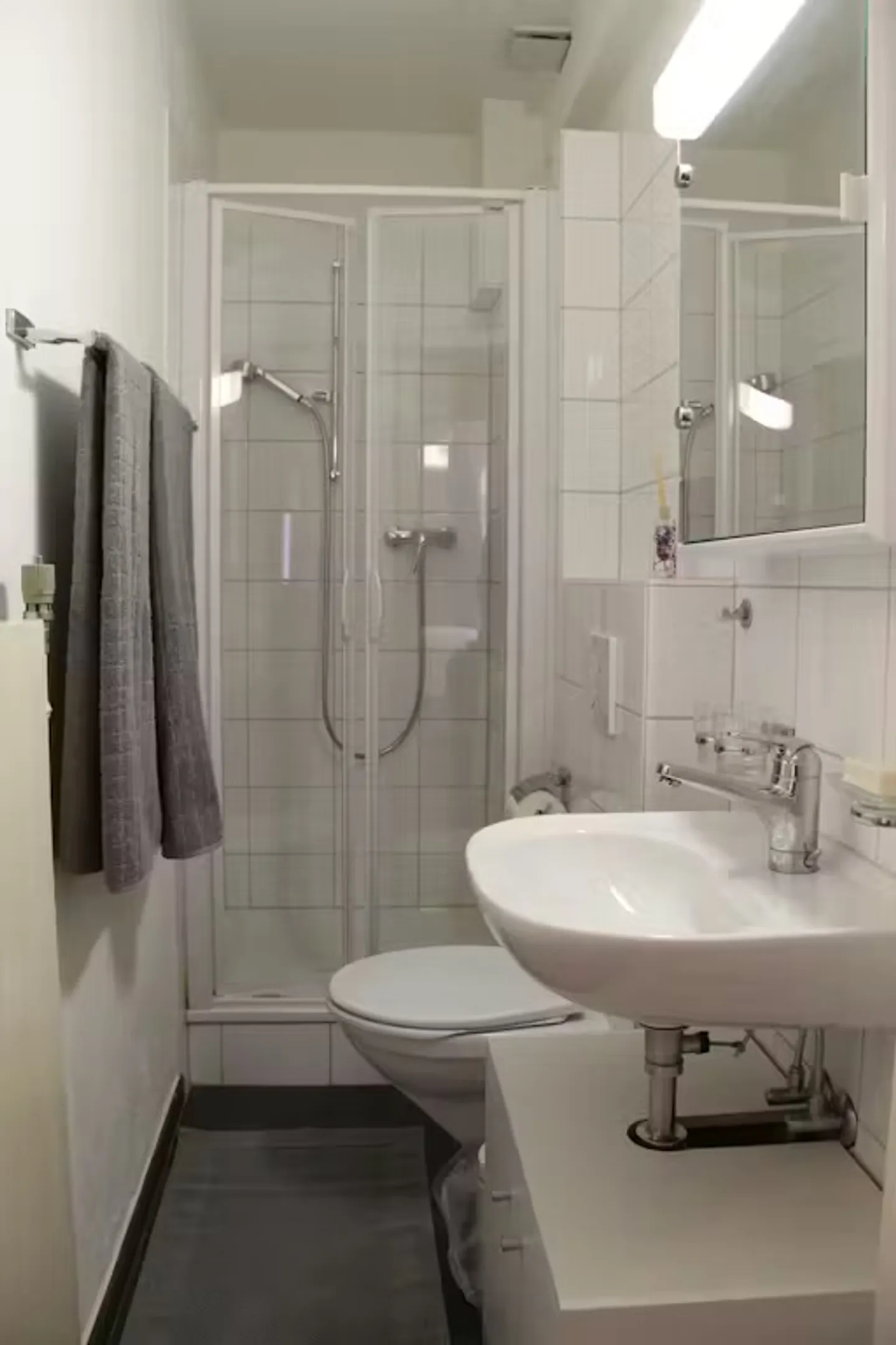 Modern Apartment in Basel - Photo 8 of 10