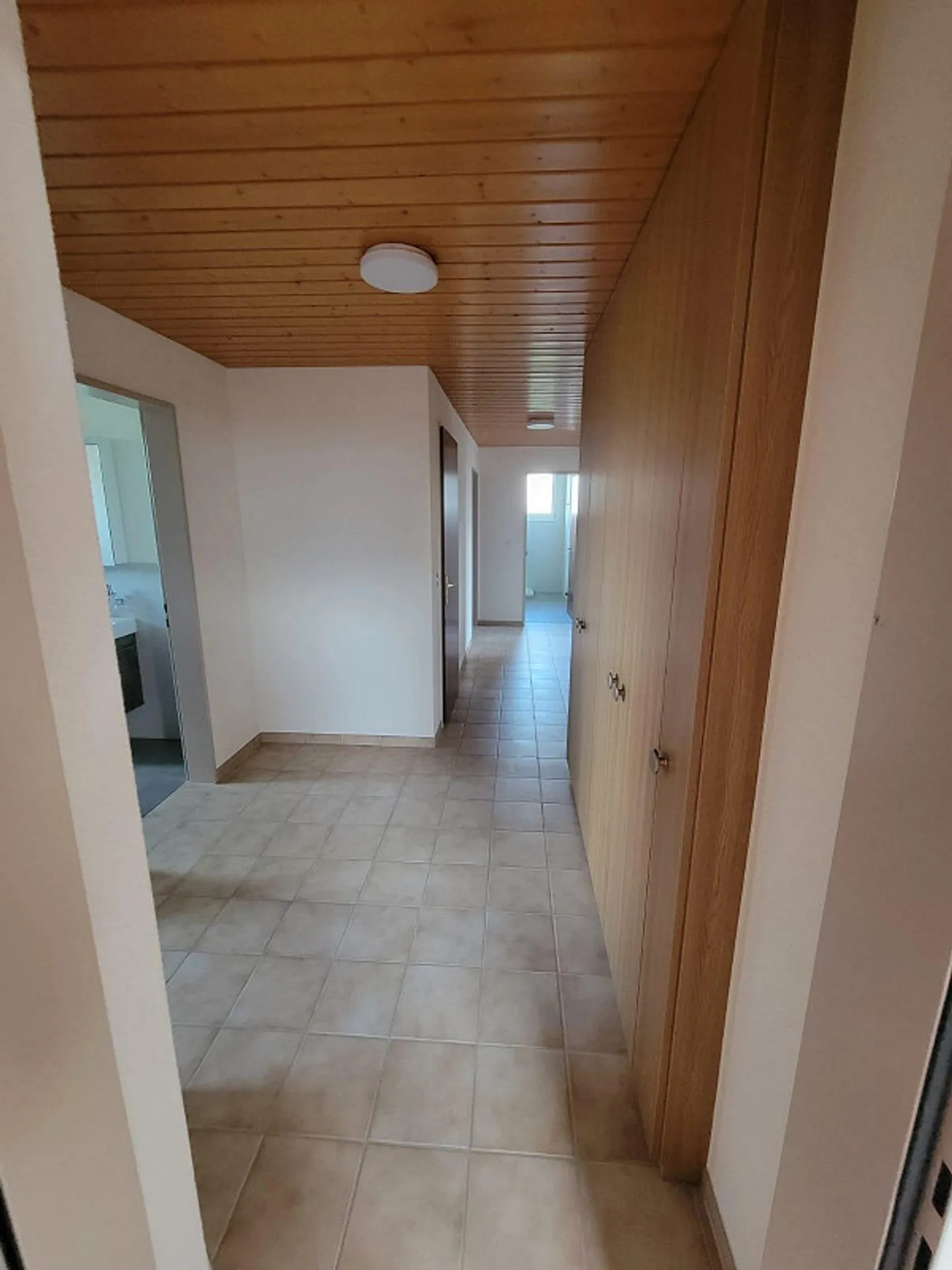 Belle appartement en attique de 4,5 pièces à louer à partir du 1er juillet - Photo 10 sur 14