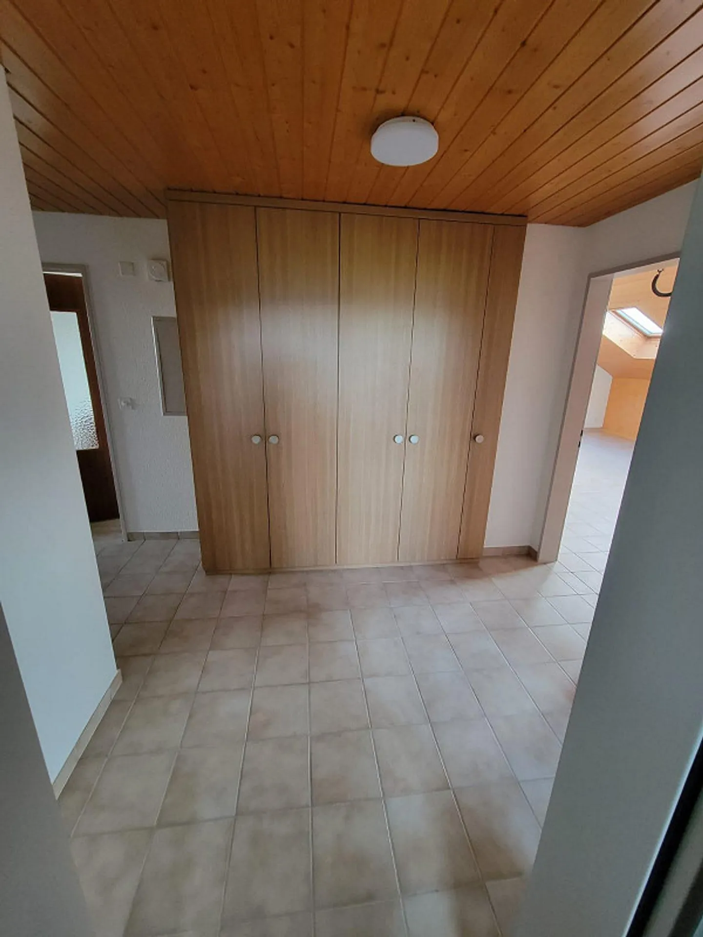 Belle appartement en attique de 4,5 pièces à louer à partir du 1er juillet - Photo 11 sur 14