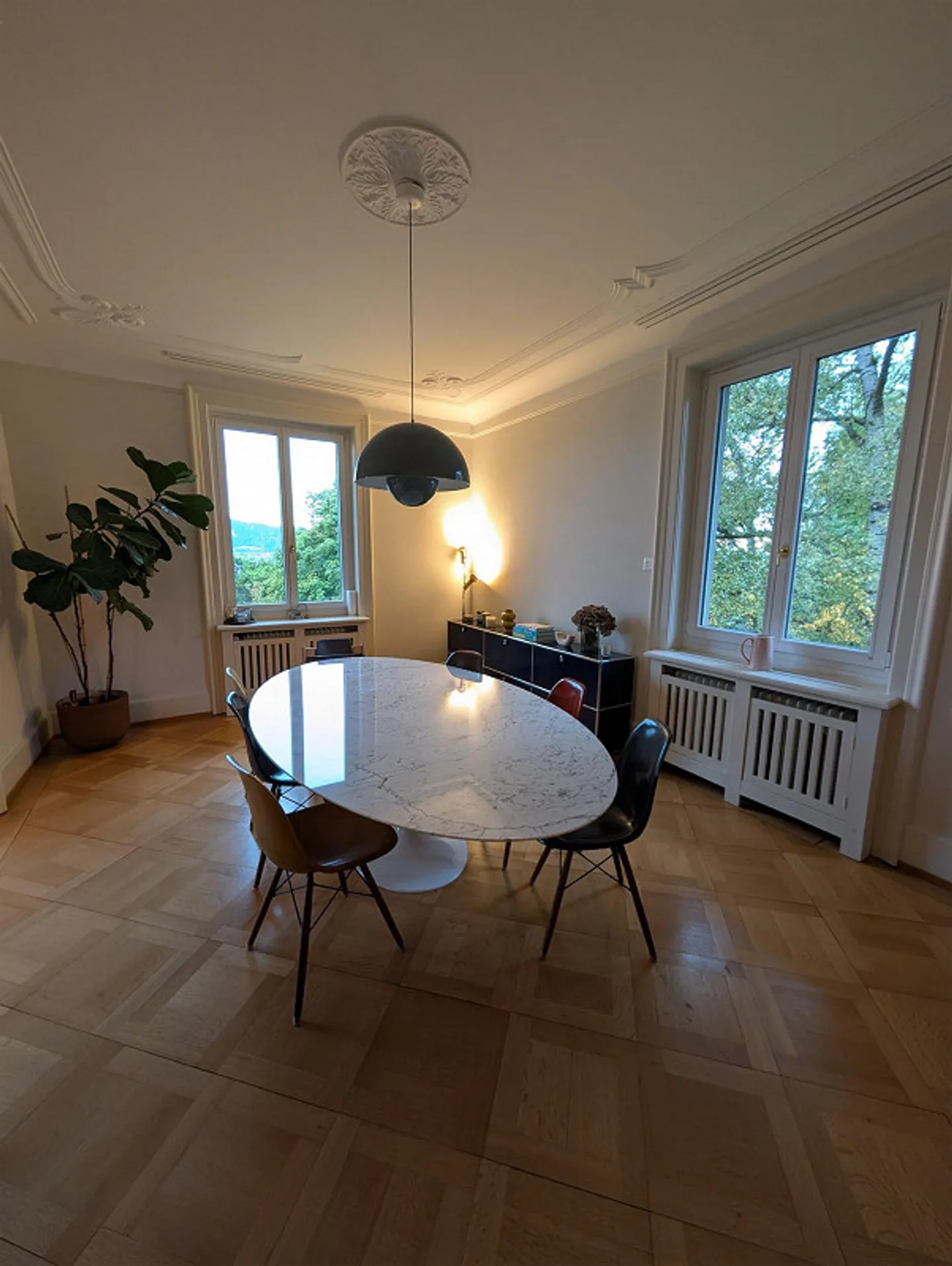 Historisches Juwel mit 4,5 Zimmern, atemberaubendem Blick, eleganter Küche und Bädern - Foto 3 von 8