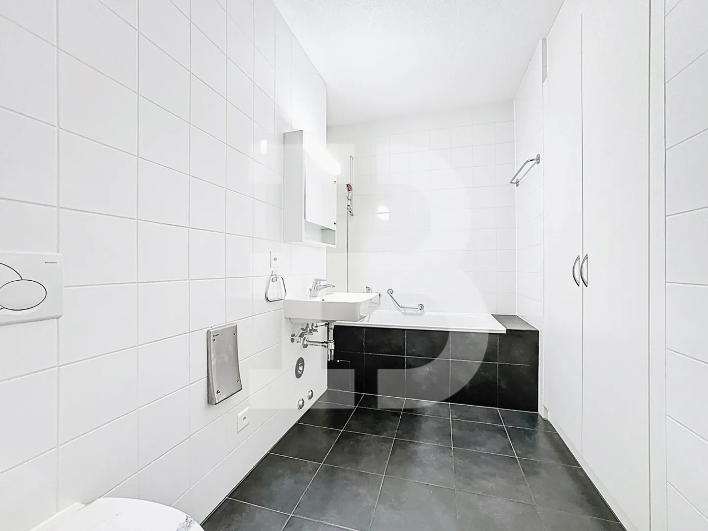 Schönes 4.5-Zimmer-Apartment in ruhiger Lage und nahe bei den Annehmlichkeiten - Foto 5 von 6