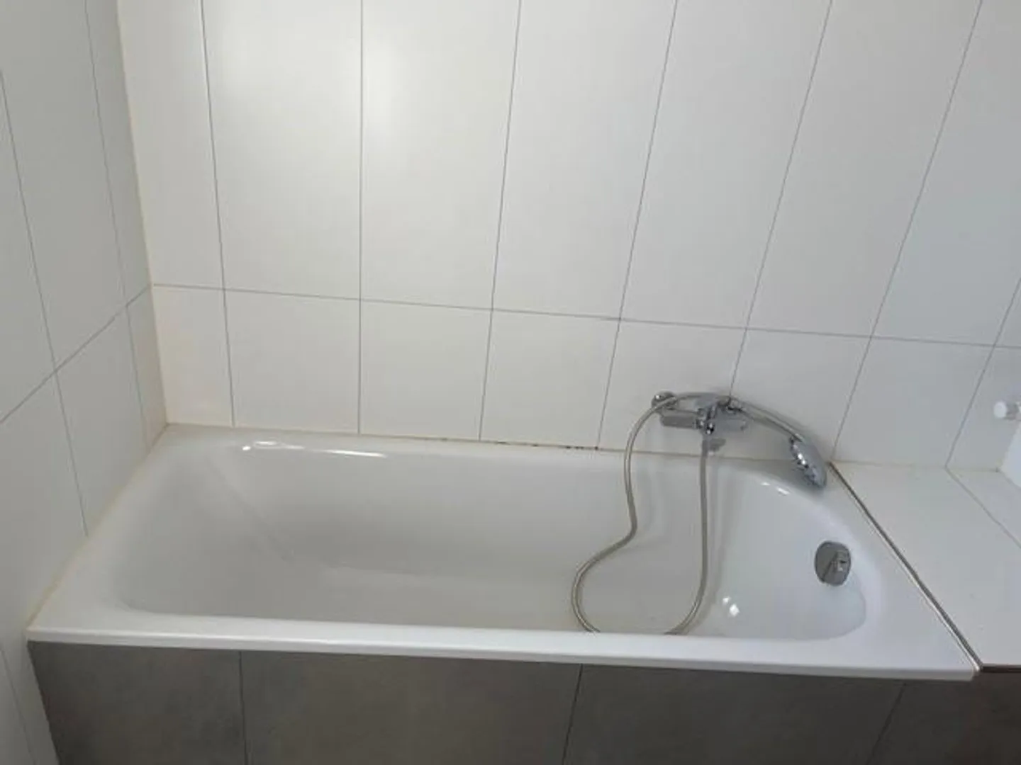 Appartement de 4 pièces directement à la gare - Photo 2 sur 9