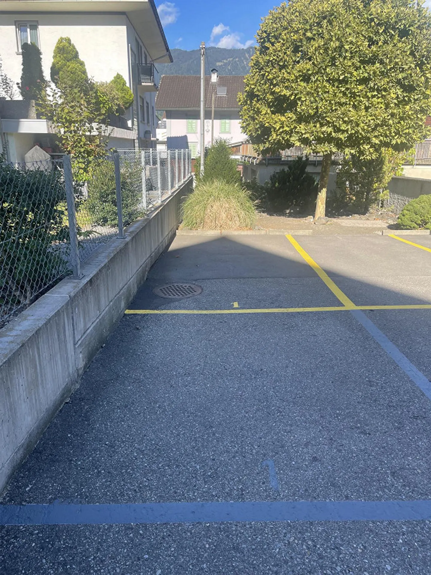 Posti auto nel centro del villaggio in affitto - Foto 1 di 2