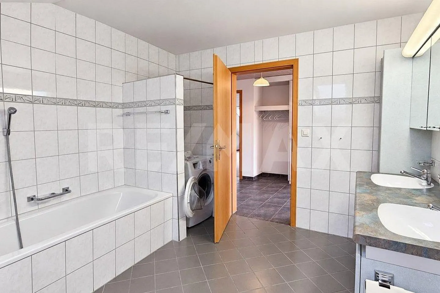 Ampio Appartamento Mansardato per il Comfort - Foto 10 di 13