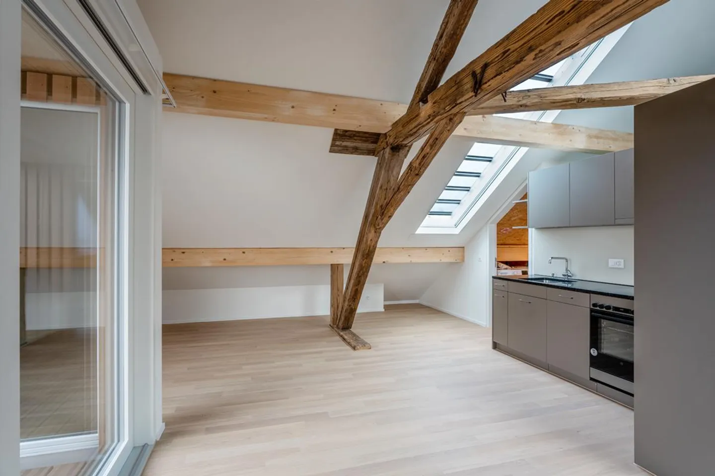 Modern Loft Penthouse Apartment in a Listed Farmhouse - Photo 8 of 8