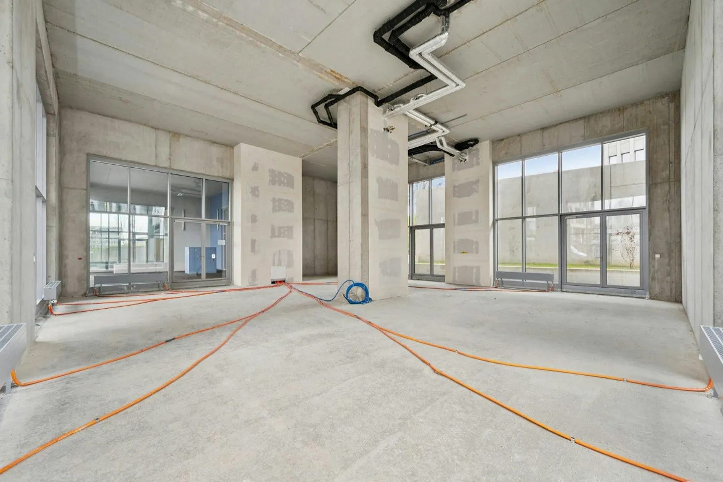 Spazio commerciale con carattere - circa 182 m² alla stazione di Muttenz - Foto 2 di 9
