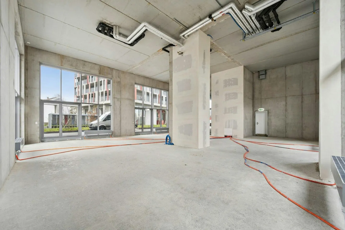 Spazio commerciale con carattere - circa 182 m² alla stazione di Muttenz - Foto 3 di 9