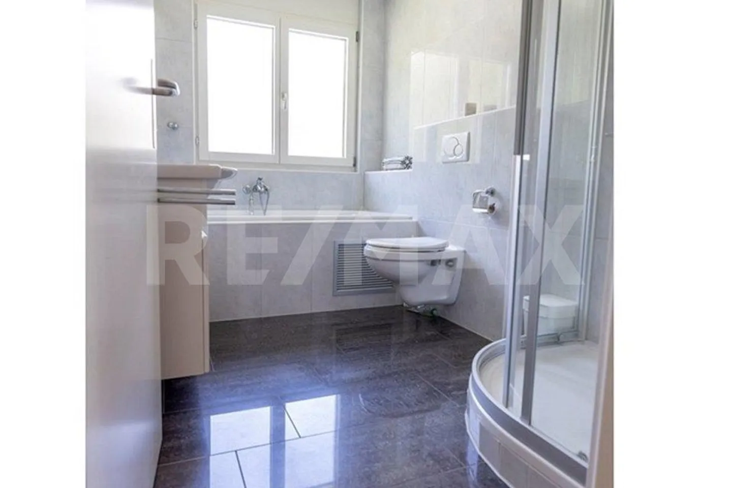 Appartamento elegante di 3,5 stanze con una sensazione di spazio generosa - Foto 8 di 9