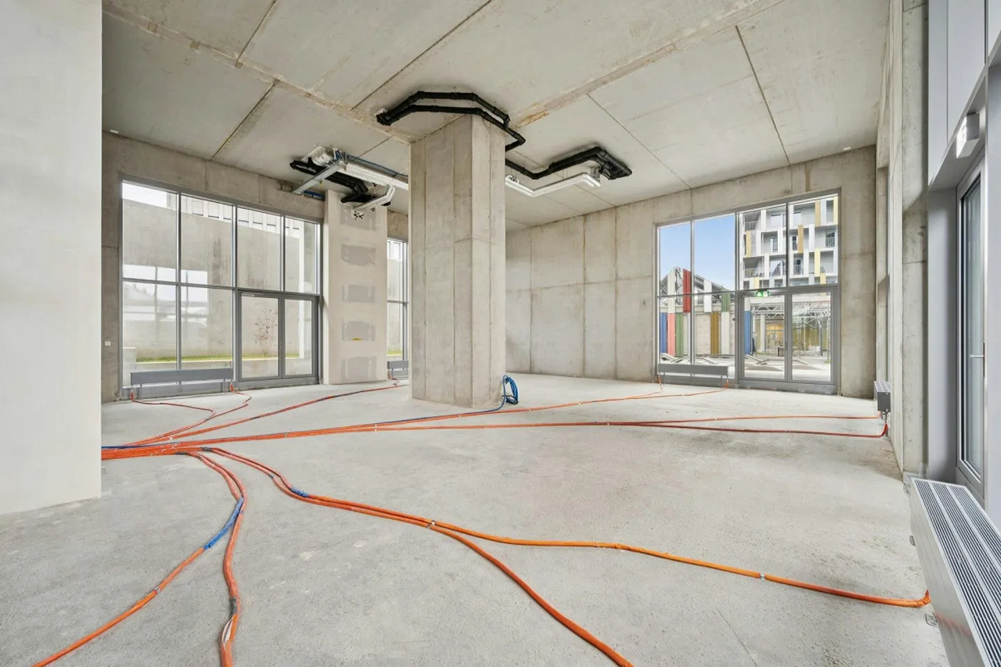 Spazio commerciale con carattere - circa 182 m² alla stazione di Muttenz - Foto 5 di 9