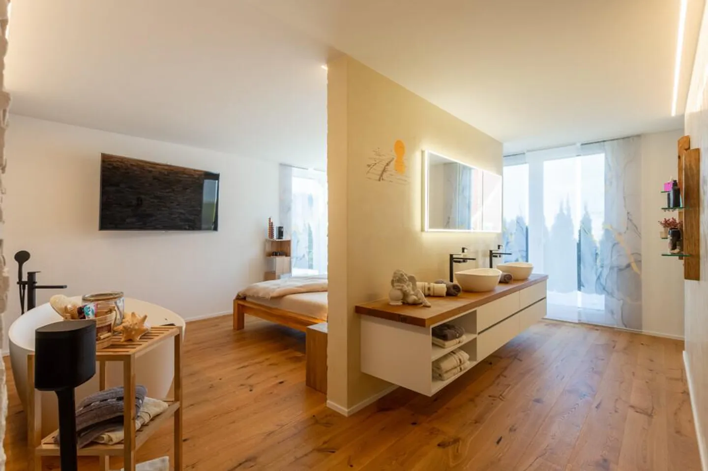 Exclusive Living with State-of-the-Art Technology - Photo 6 of 11