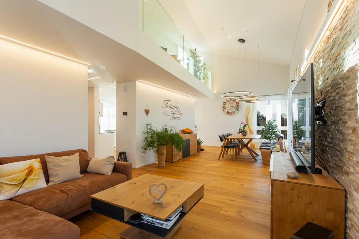 Exclusive Living with State-of-the-Art Technology - Photo 7 of 11