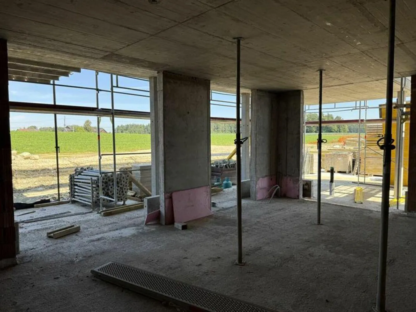 Appartement de 3,5 pièces au rez-de-chaussée avec un espace extérieur généreux (C 0.5) - Photo 2 sur 12