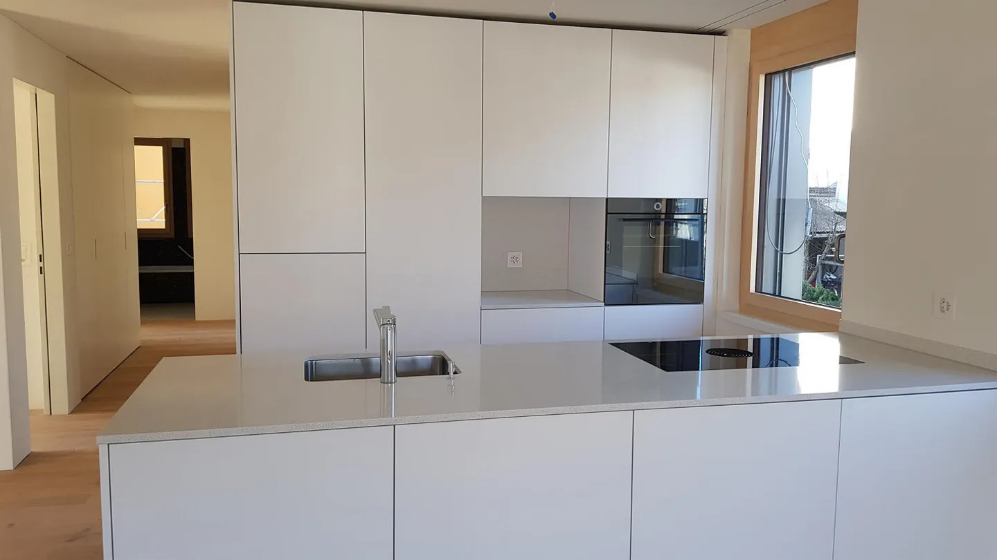 Moderne 4.5-Zimmer-Wohnung mit Balkonen - Foto 5 von 10
