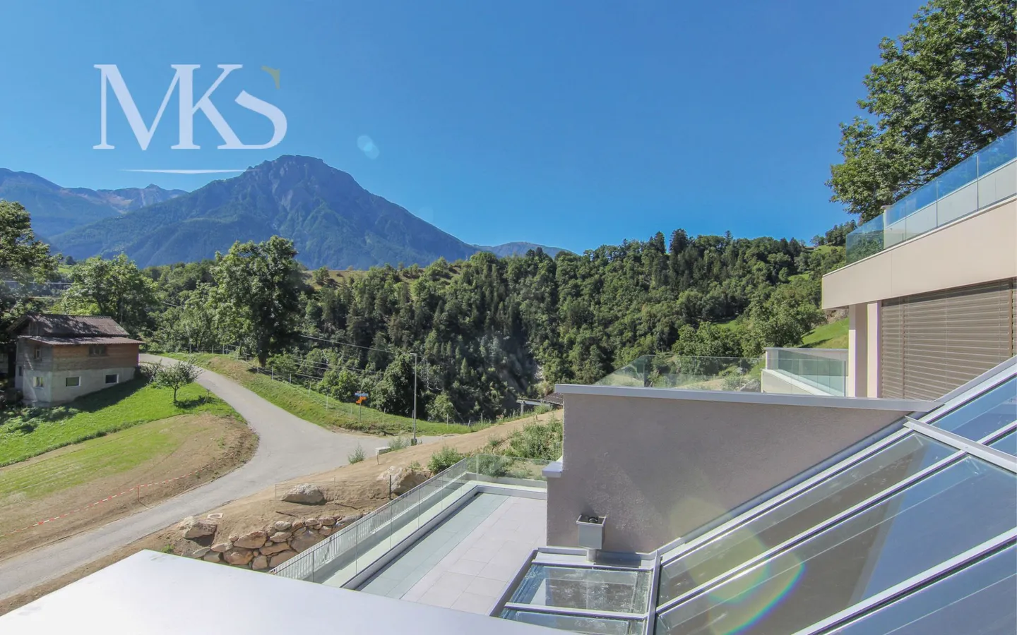 Soleil, paix et espace pour vivre - maison de rêve de 4,5 pièces sur 178 m² - Photo 1 sur 17