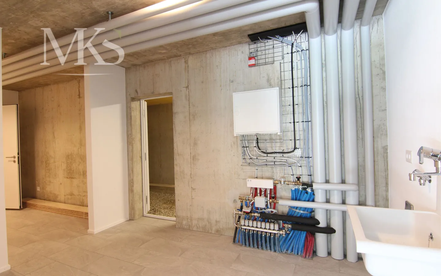 Soleil, paix et espace pour vivre - maison de rêve de 4,5 pièces sur 178 m² - Photo 16 sur 17