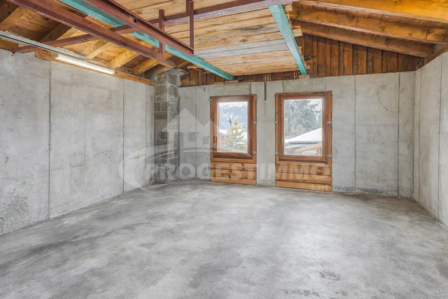 COMPLESSO IMMOBILIARE CON TERRENO EDIFICABILE IN STAZIONE - Foto 11 di 13