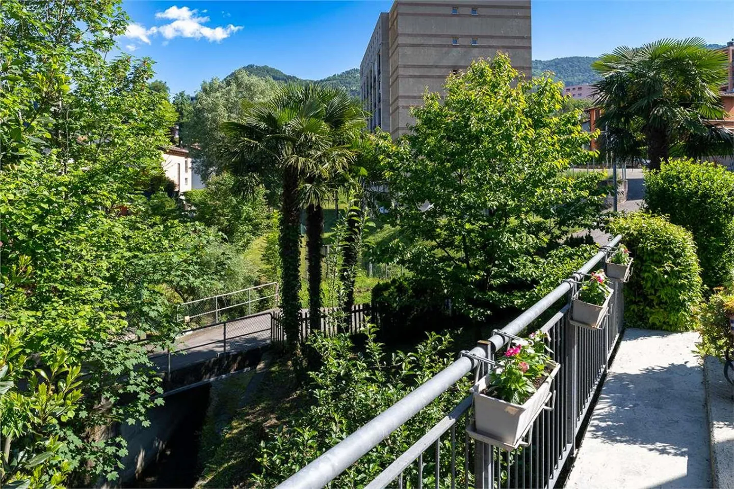 Terraced house with private garden in Vacallo - Photo 3 of 13