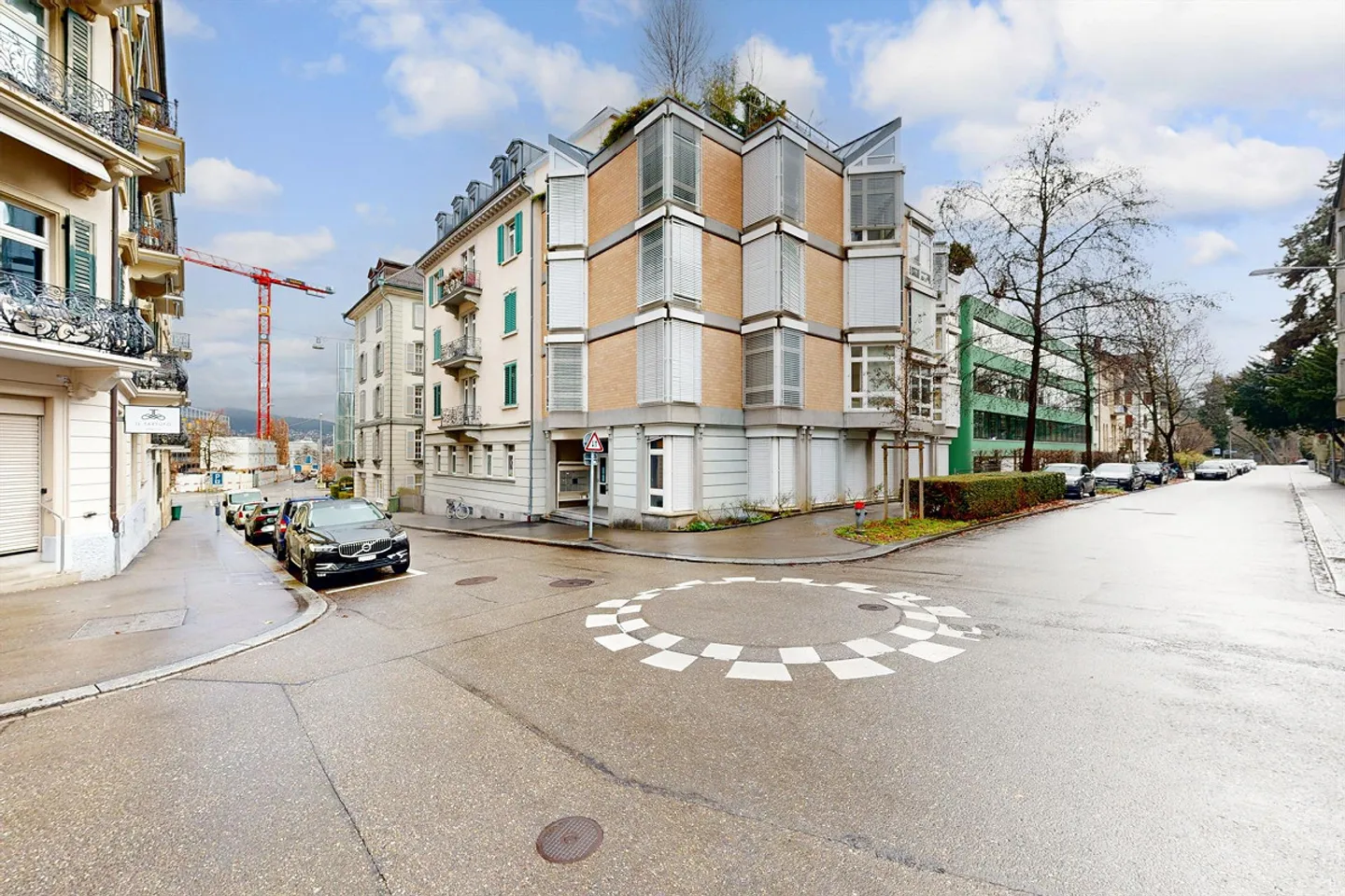 Disponible à la location immédiatement : espace de bureau agrandi près de la gare d'Enge - Photo 1 sur 9