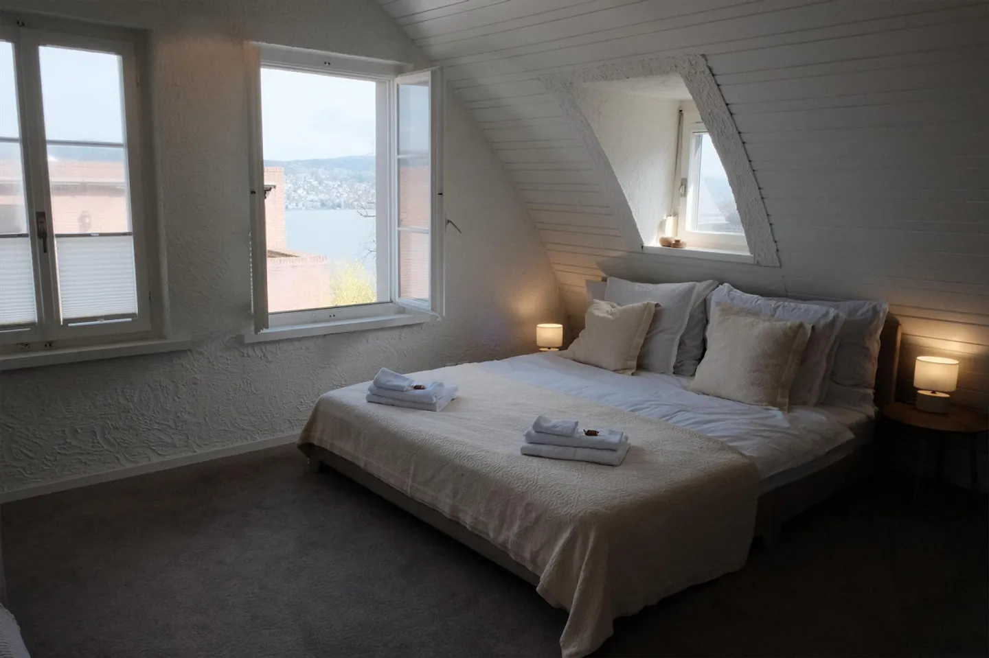 Charming furnished house with lake view in Zurich | Parking - limited - Photo 1 of 28