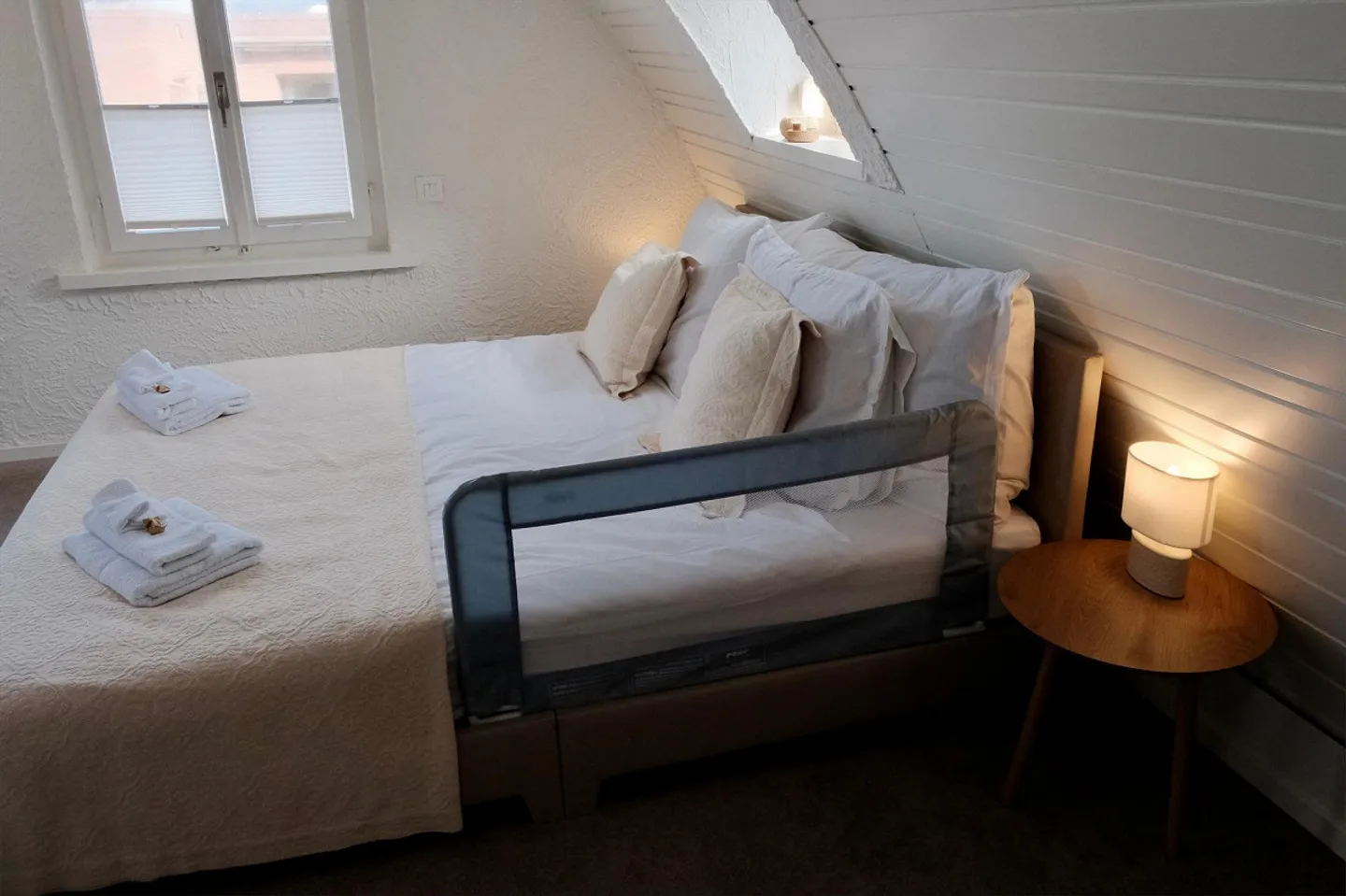 Charming furnished house with lake view in Zurich | Parking - limited - Photo 4 of 28