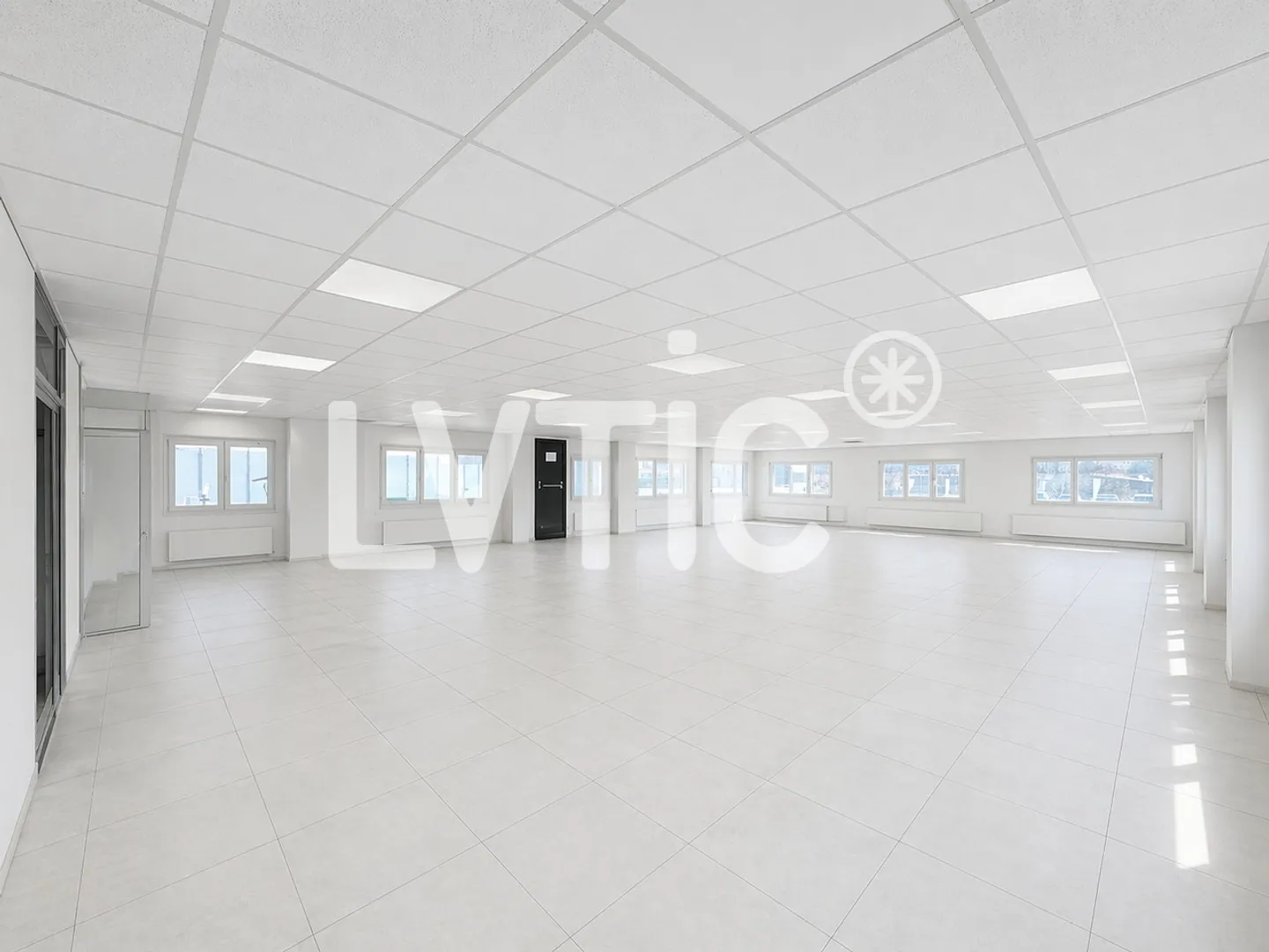 Locali, uffici di 230 m2 e terrazza di 70 m2 in affitto a Yverdon - Foto 2 di 7