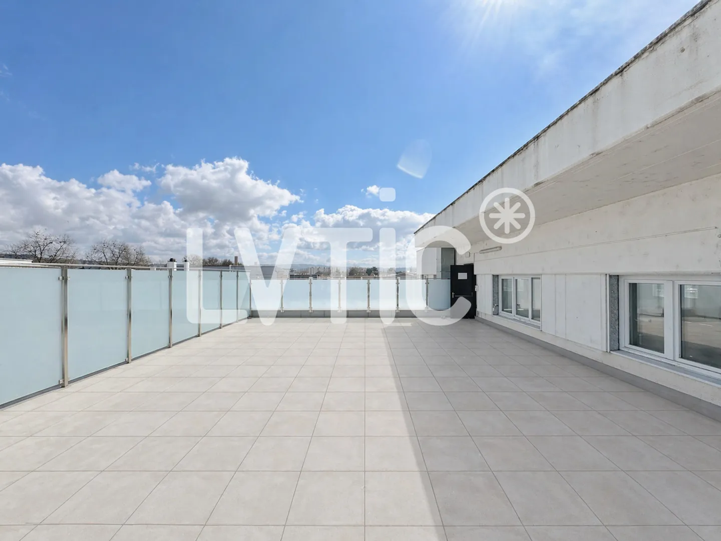 Locali, uffici di 230 m2 e terrazza di 70 m2 in affitto a Yverdon - Foto 4 di 7