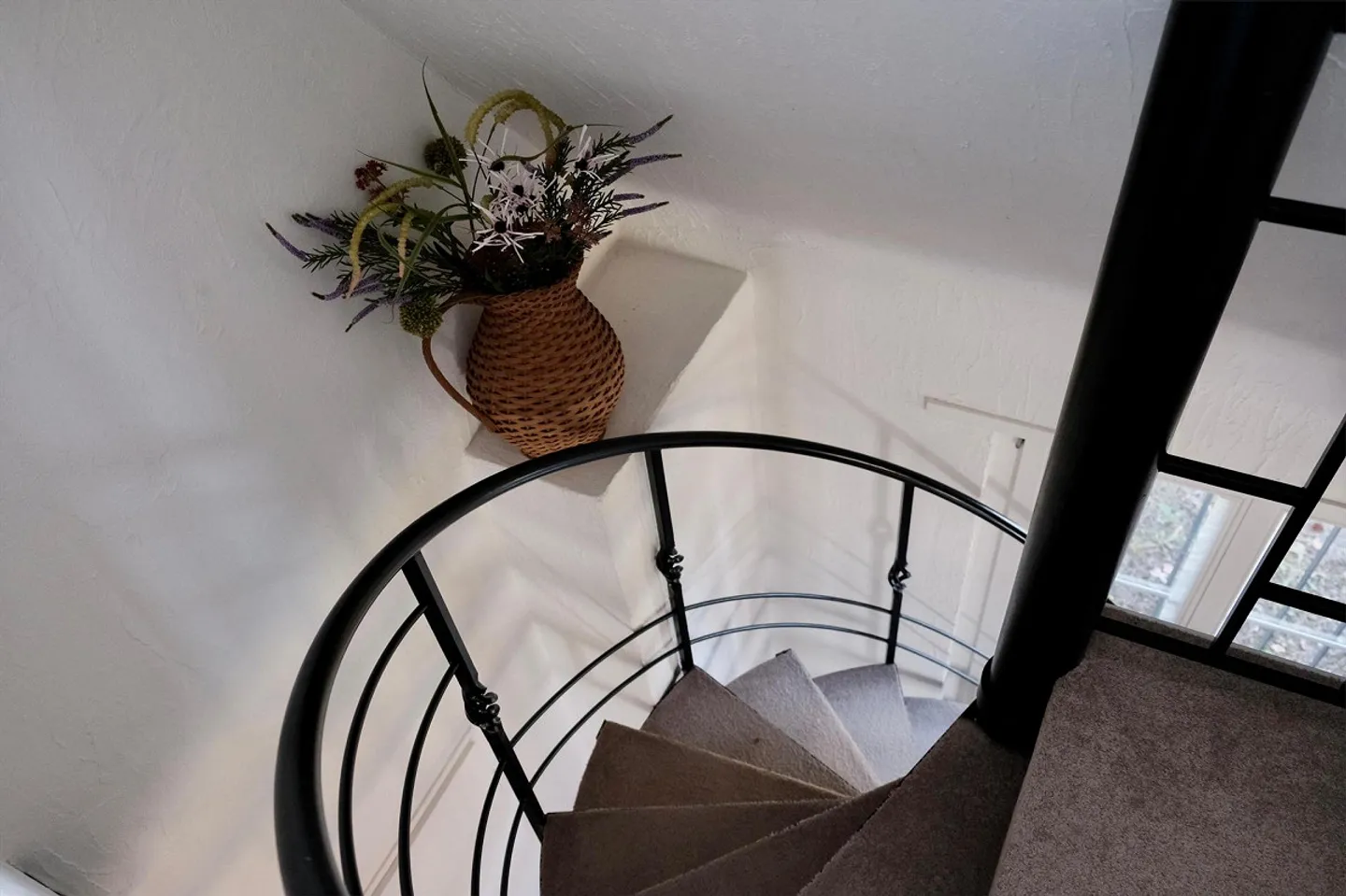 Charming furnished house with lake view in Zurich | Parking - limited - Photo 9 of 28