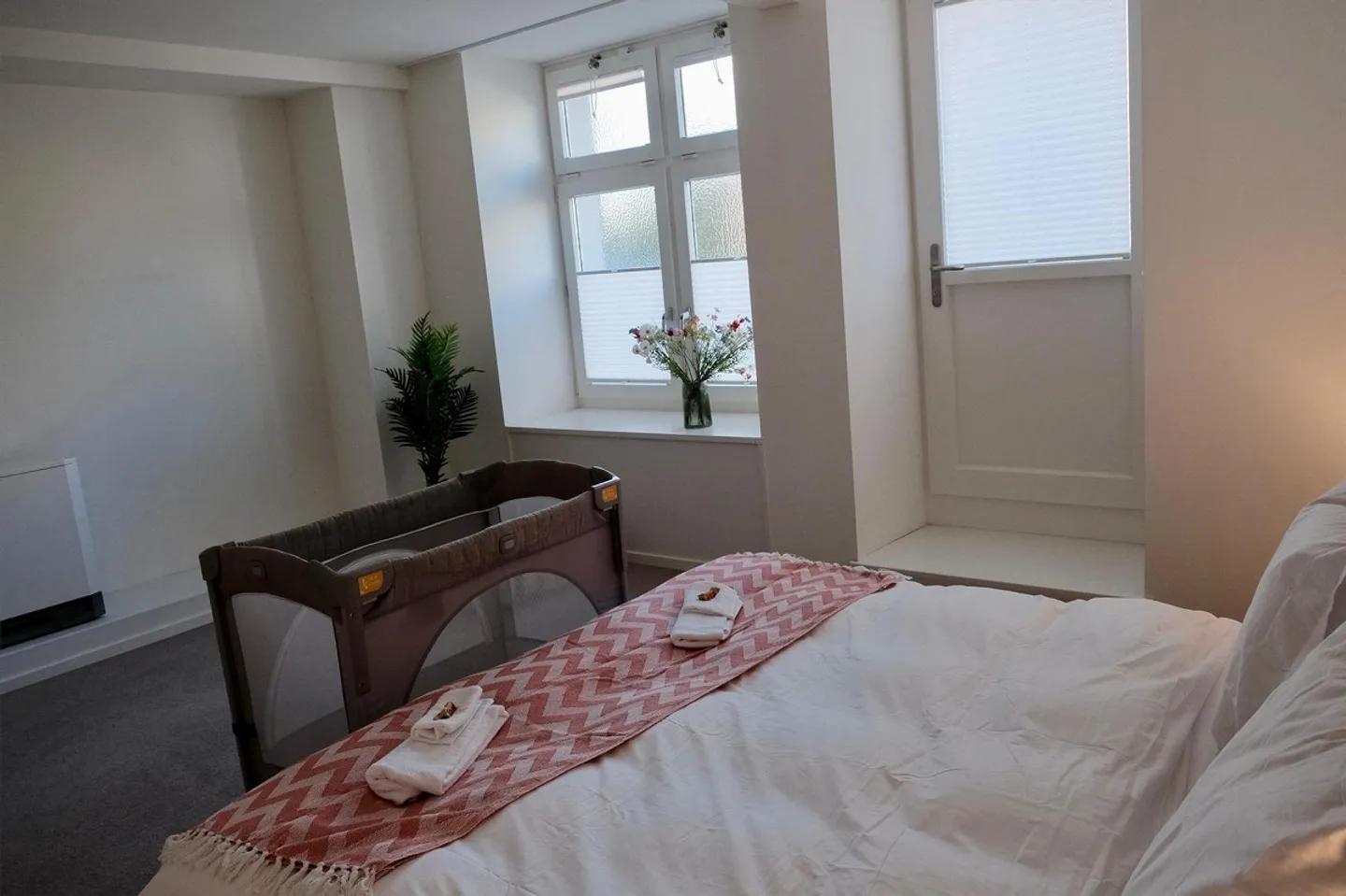 Charming furnished house with lake view in Zurich | Parking - limited - Photo 18 of 28