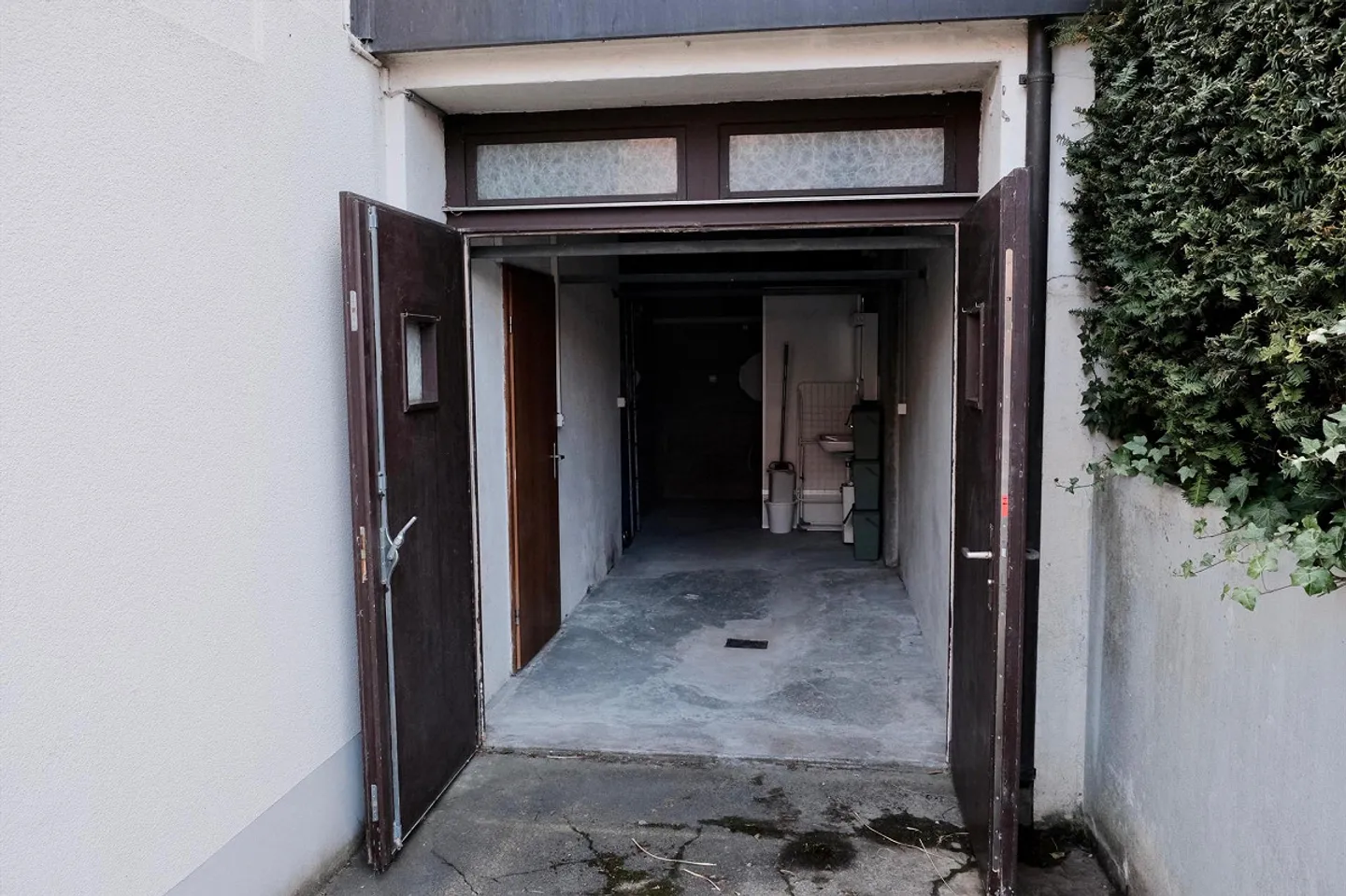 Charming furnished house with lake view in Zurich | Parking - limited - Photo 28 of 28