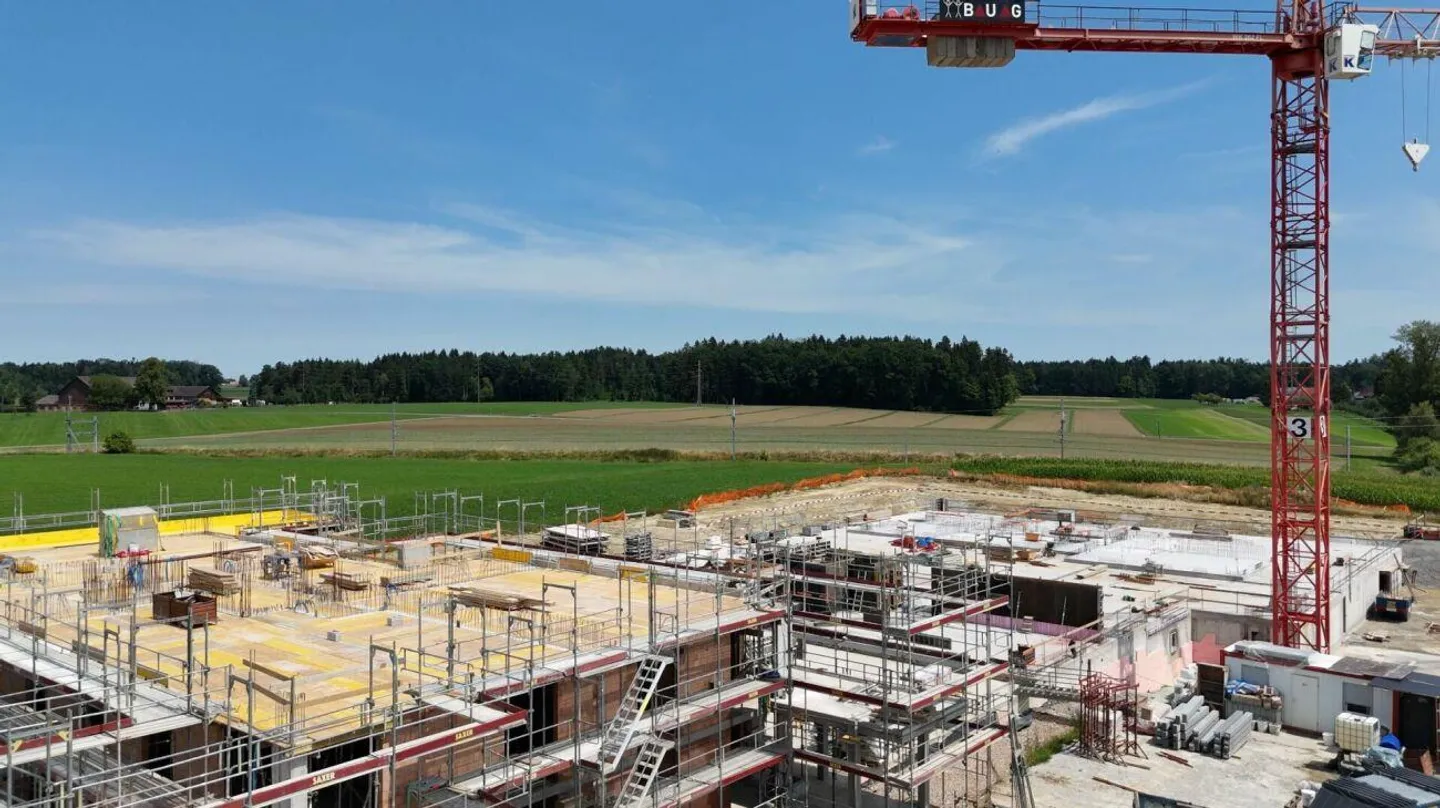 4.5-Zi.-Wohnung mit Sicht über die angrenzende Landwirtschaft - Foto 1 von 11