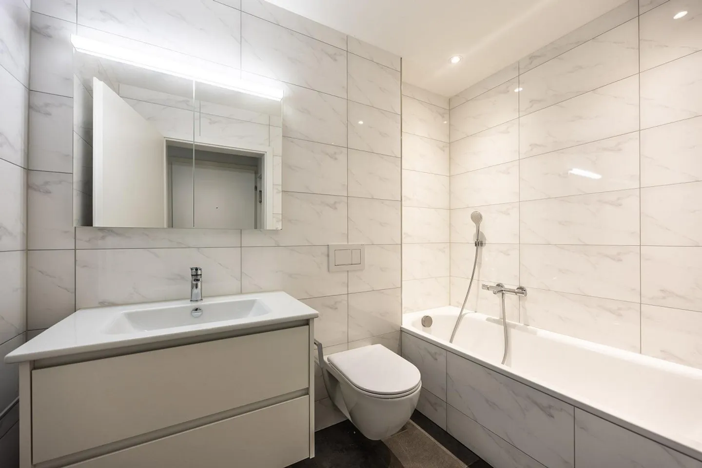 new 4.5-room condominium - Photo 3 of 8