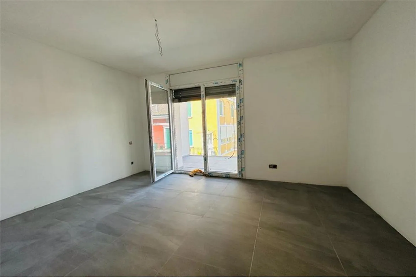 New high-end modern apartments - Photo 7 of 13