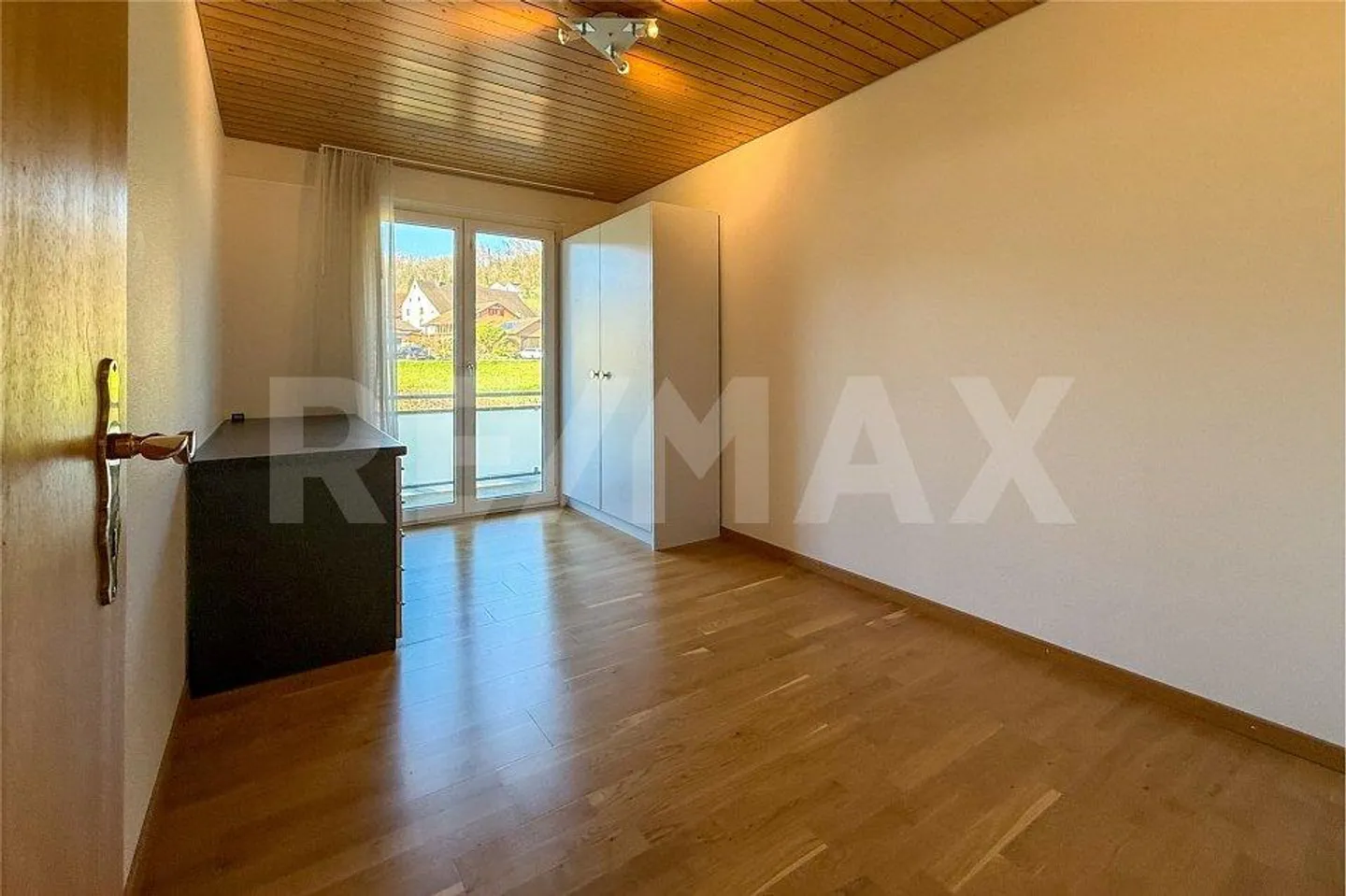 Maison de ville de 5,5 pièces bien entretenue à vendre à Hellikon - Photo 8 sur 13