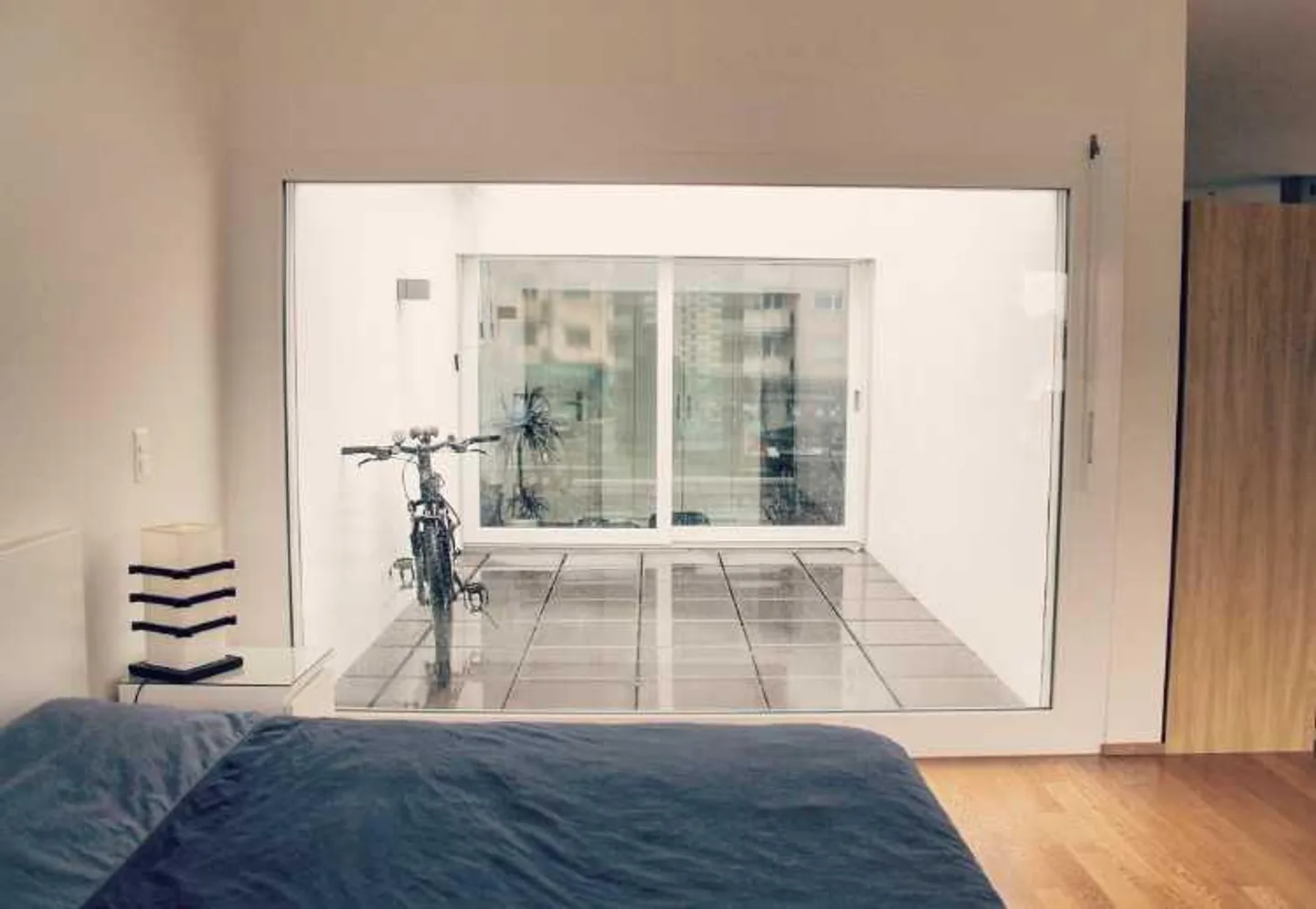 Appartement loft spacieux idéalement situé - Photo 3 sur 8