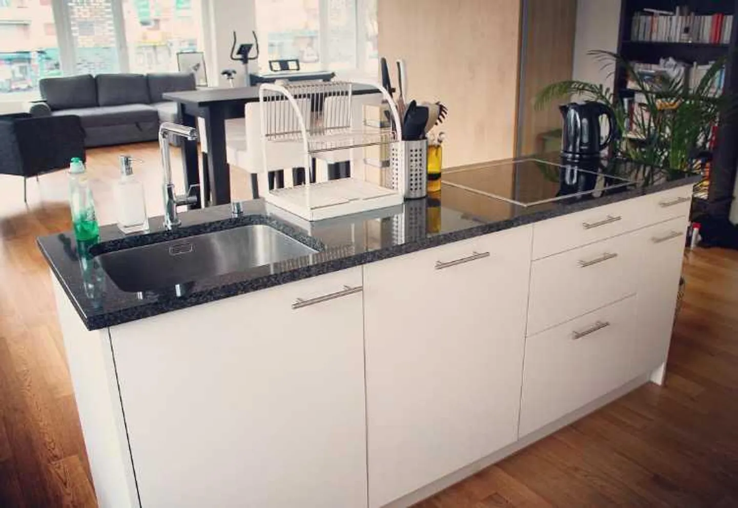 Appartement loft spacieux idéalement situé - Photo 6 sur 8