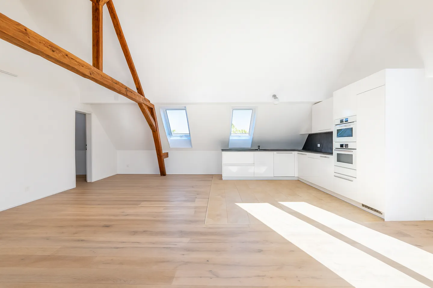 Spacious 4.5 Room Apartment in Kirchdorf - Photo 1 of 9