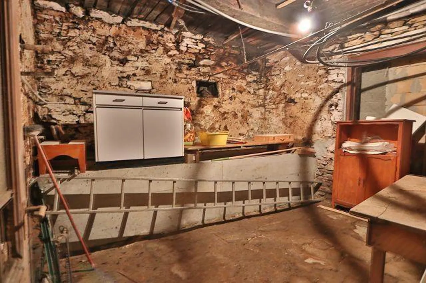 rustico di 5 locali e grande casa da ristrutturare - Foto 15 di 36