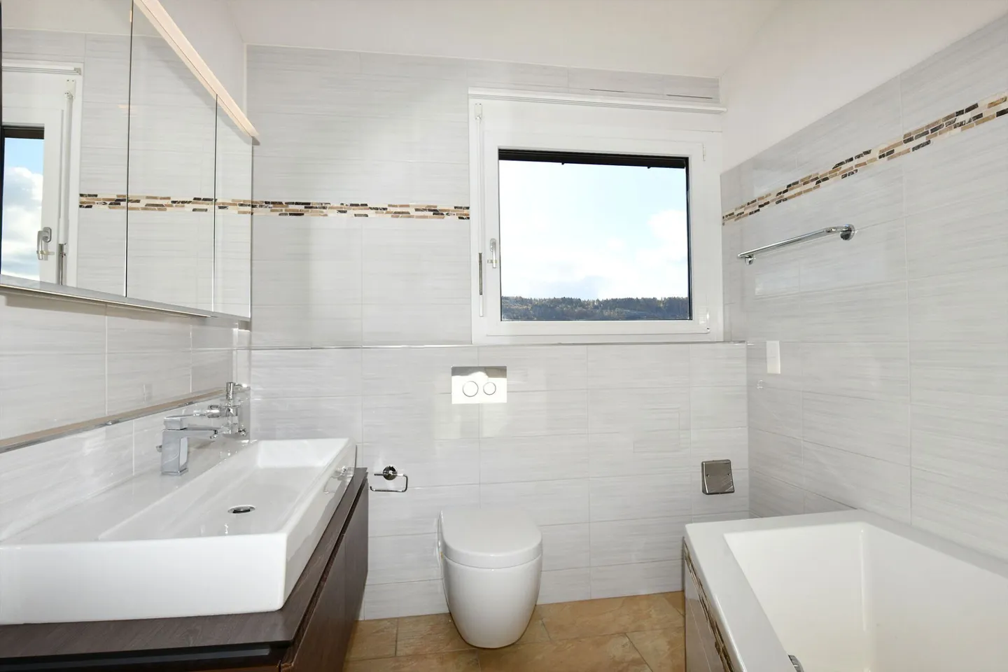 Spacious 4.5 Room Apartment in Kirchdorf - Photo 5 of 9