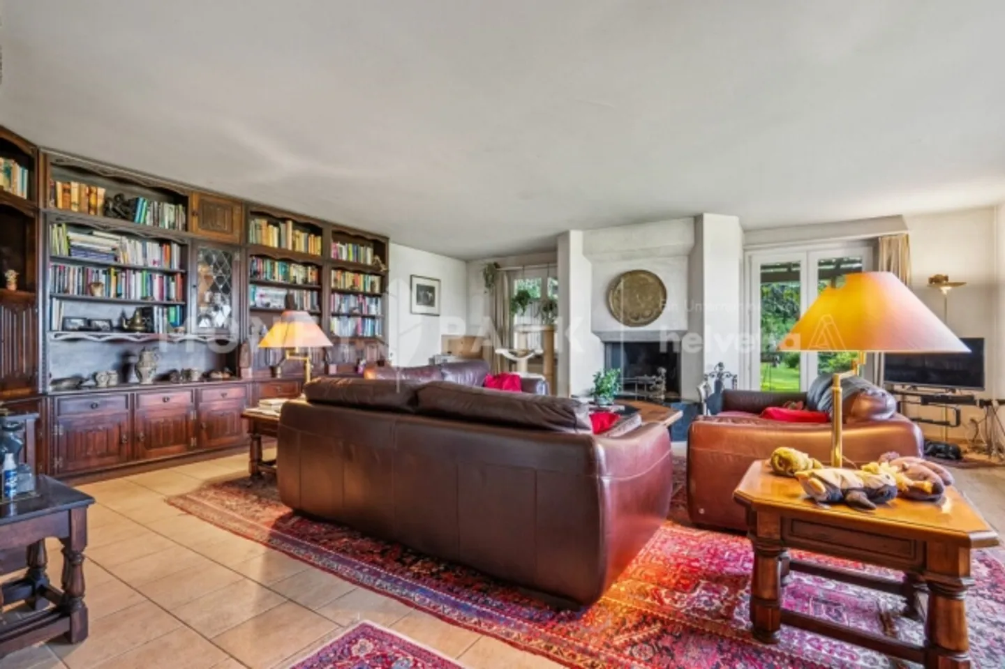 Ampia casa unifamiliare con appartamento indipendente in un ambiente naturale - Foto 2 di 13