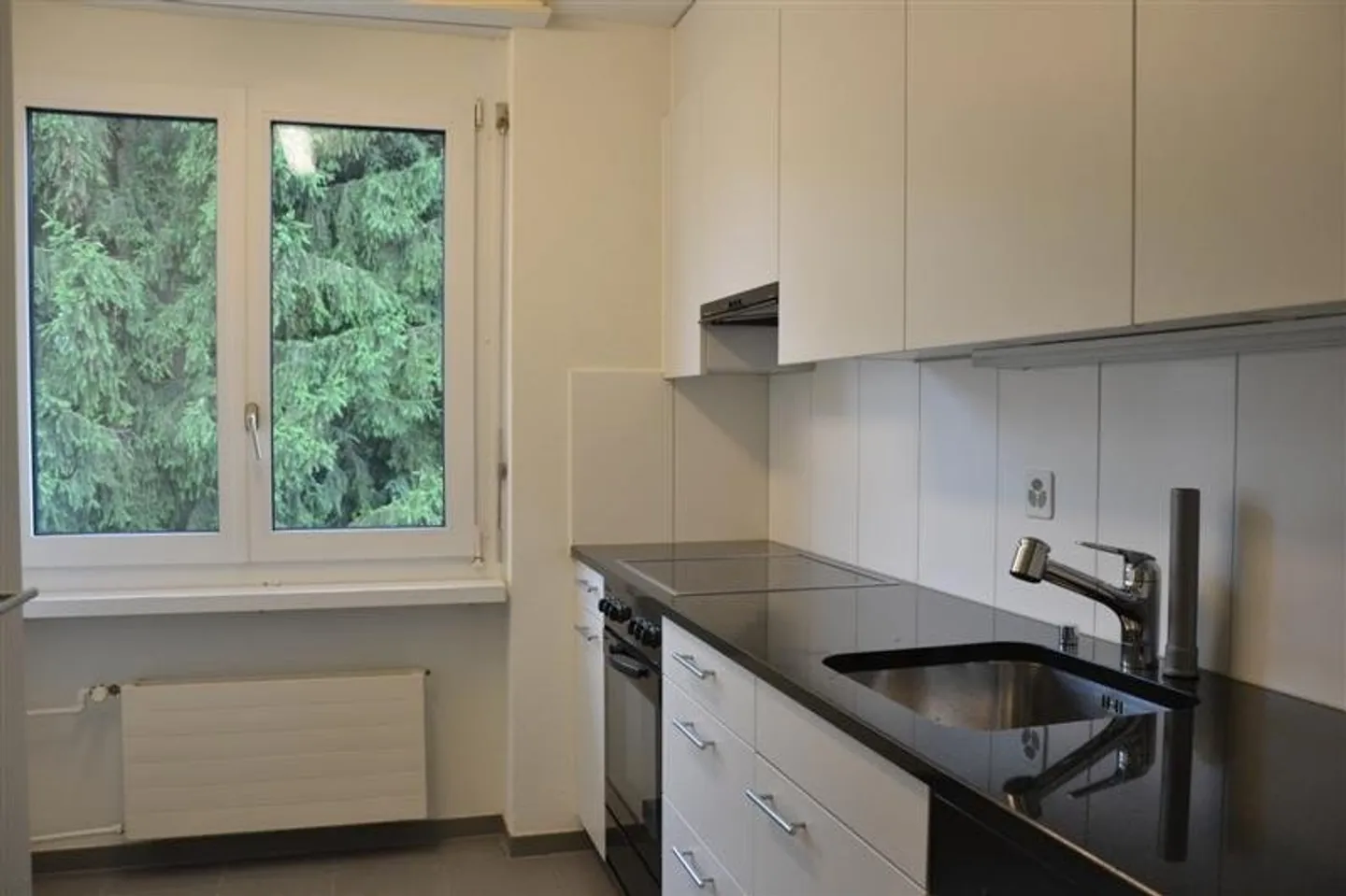 Apartment for rent - Photo 3 of 5