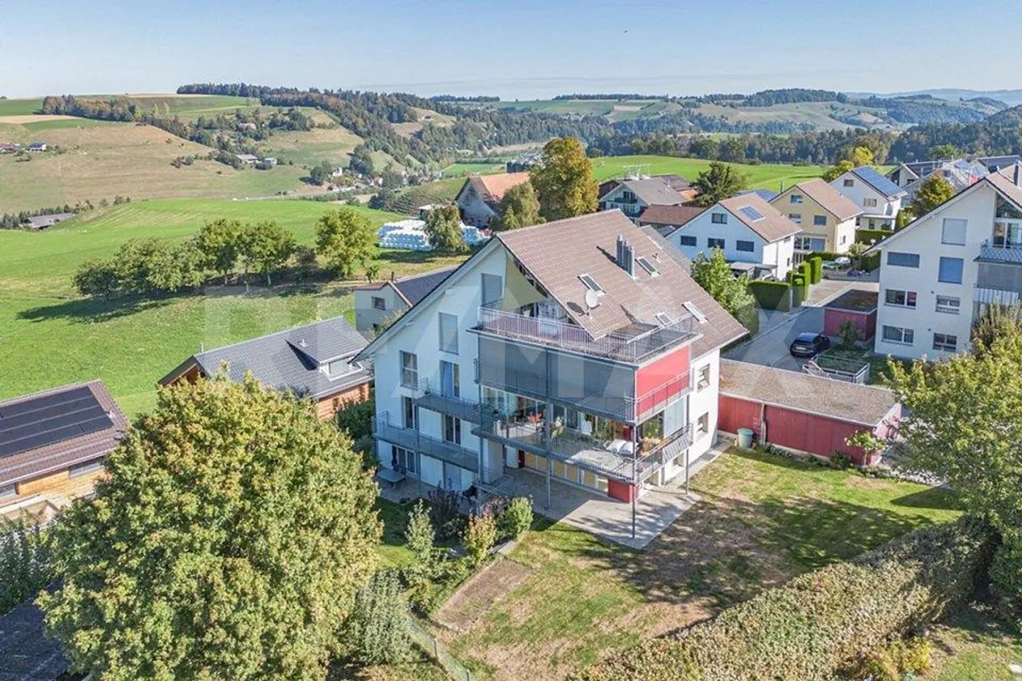 Appartement de jardin 5.5 pièces avec vue imprenable à Ufhusen - Photo 1 sur 13