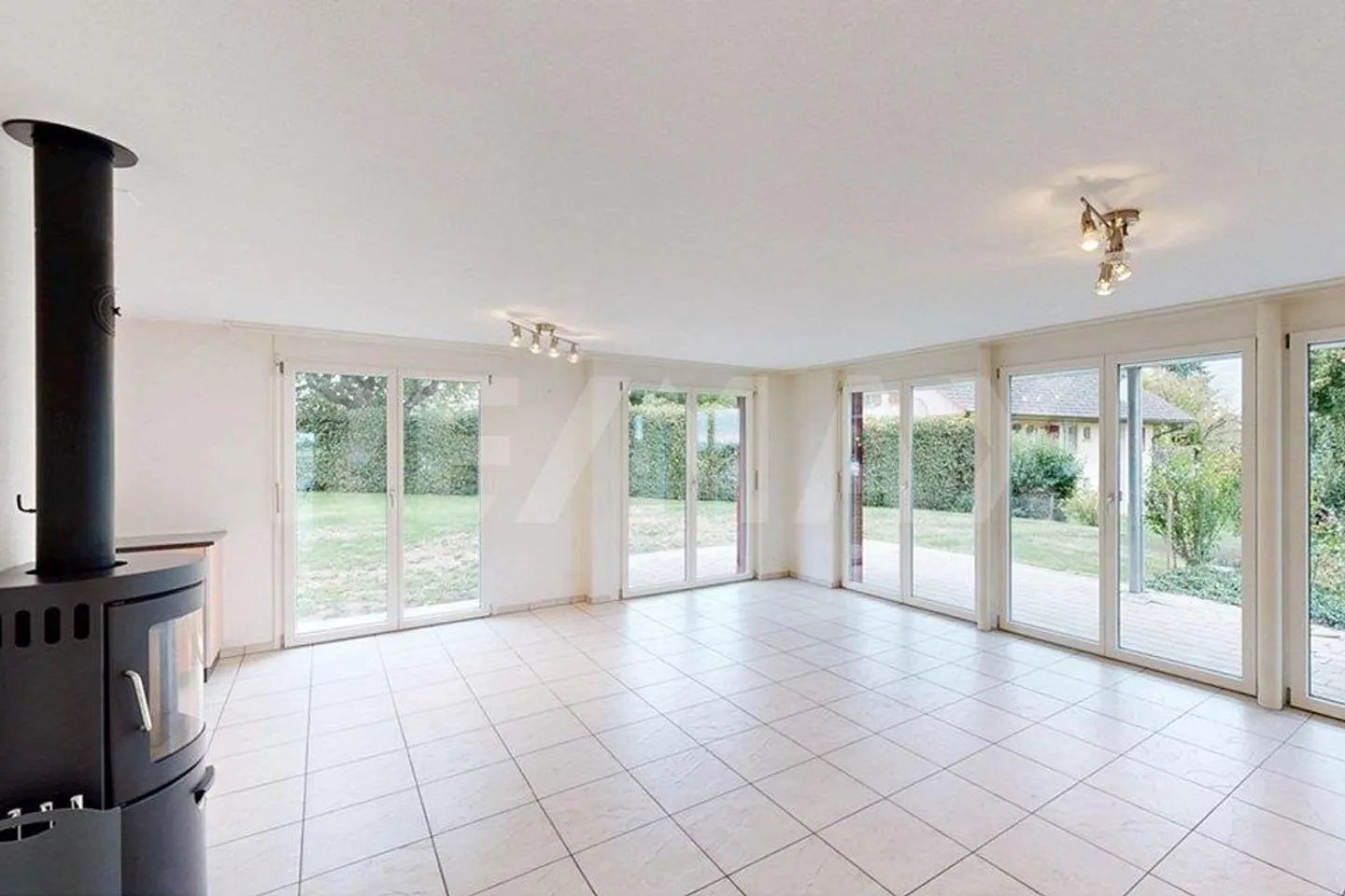 Appartement de jardin 5.5 pièces avec vue imprenable à Ufhusen - Photo 2 sur 13