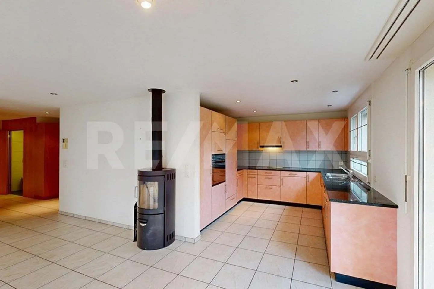 Appartement de jardin 5.5 pièces avec vue imprenable à Ufhusen - Photo 3 sur 13