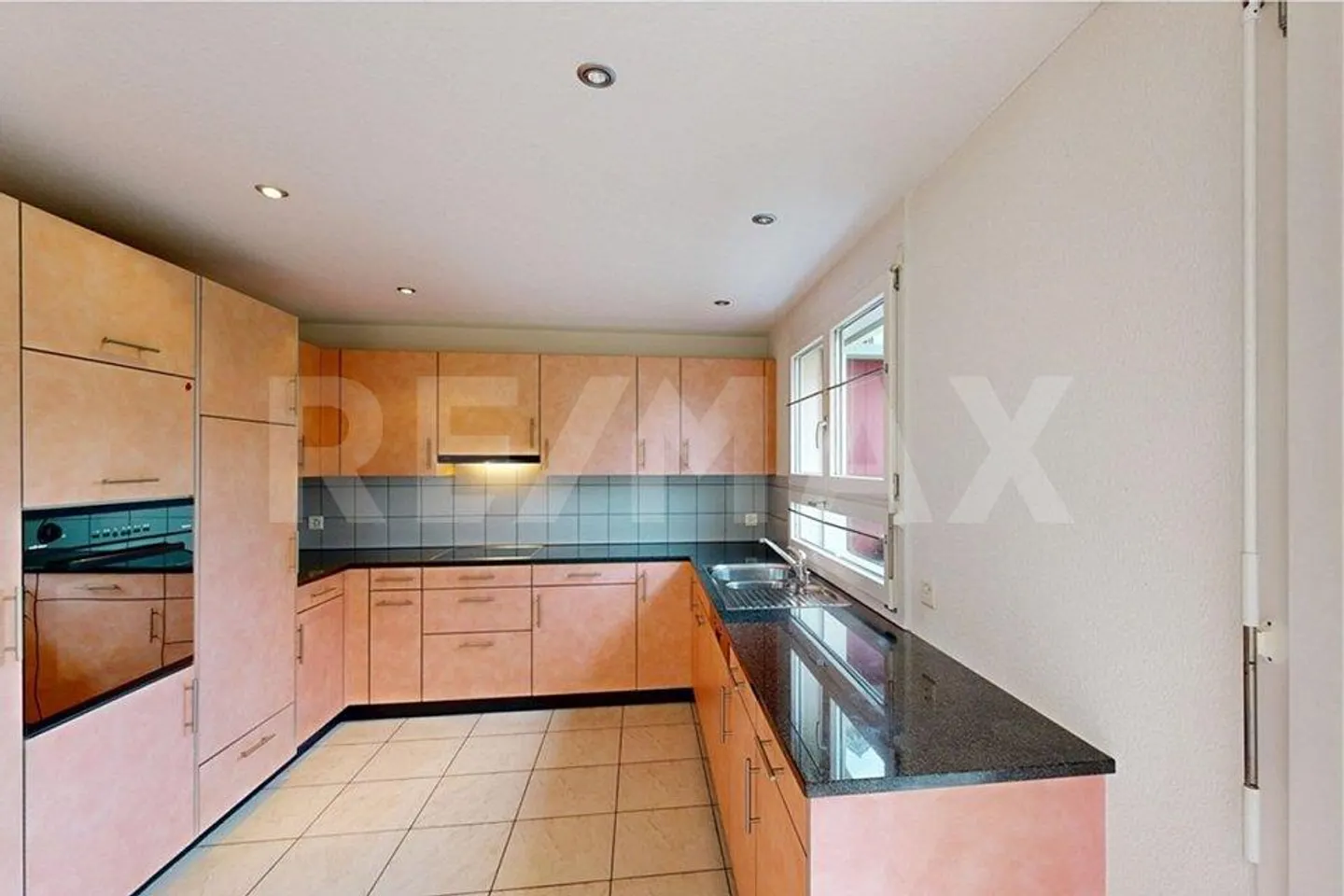 Appartement de jardin 5.5 pièces avec vue imprenable à Ufhusen - Photo 4 sur 13