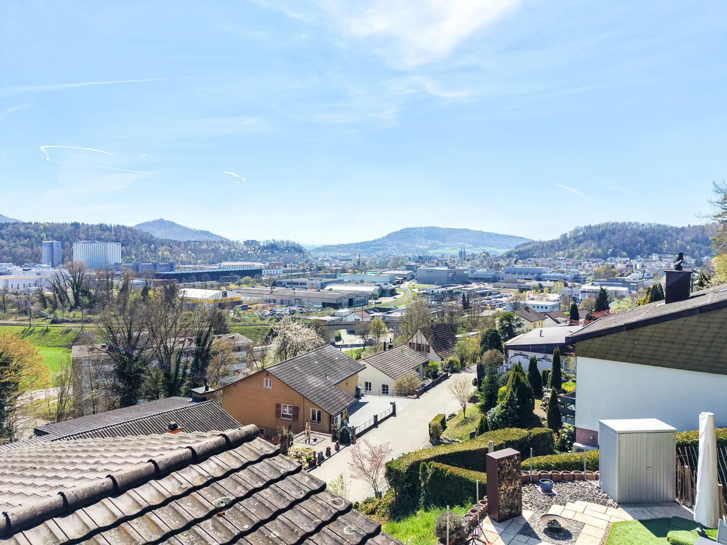 5.5-Room Single-Family House with Terrace and View in Trimbach - Photo 15 of 15