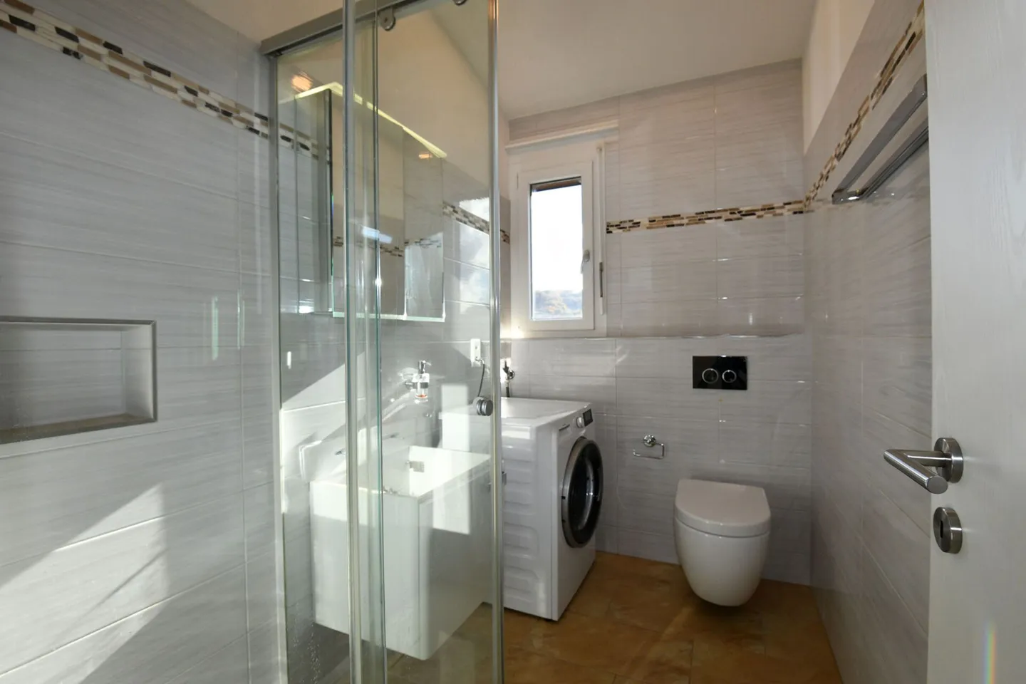 Spacious 4.5 Room Apartment in Kirchdorf - Photo 7 of 9