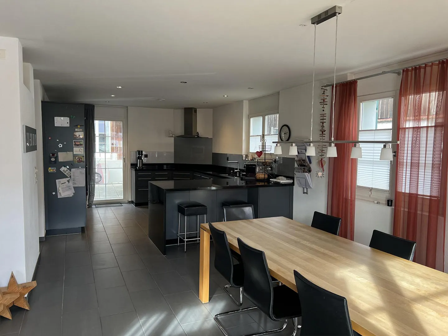 Ampia casa unifamiliare di 6,5 stanze con giardino - Foto 5 di 28