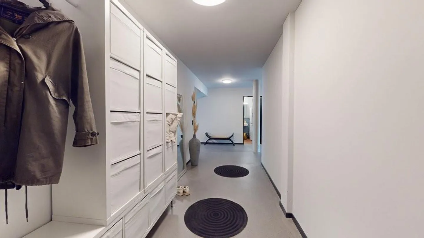 Oasi di benessere: Trasferisciti in un moderno appartamento di 3,5 stanze in una posizione privilegiata - Foto 1 di 9